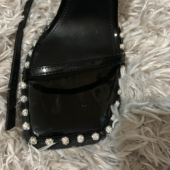 Steve Madden patent leather black strap heel size 8 - Picture 3 of 6